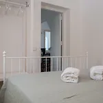 別荘 Isabel House イーゾラ・デッレ・フェンミネ